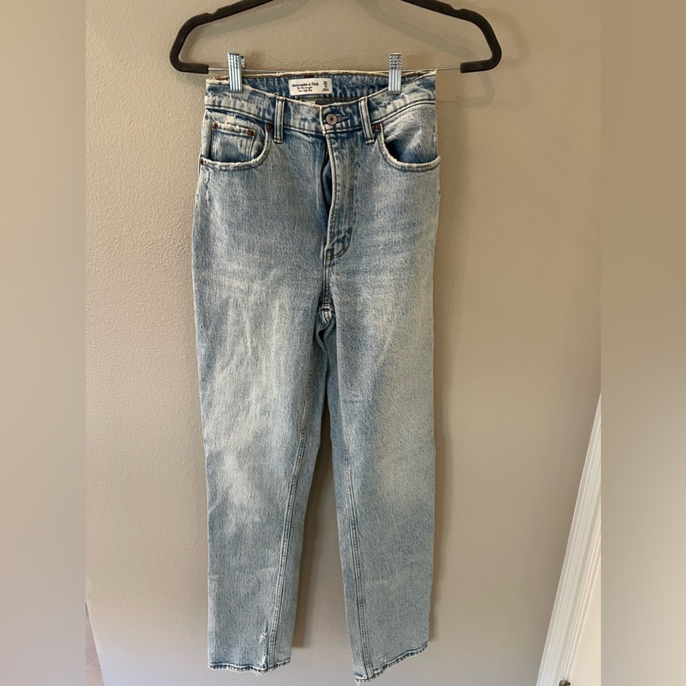 Abercrombie jeans
Never worn